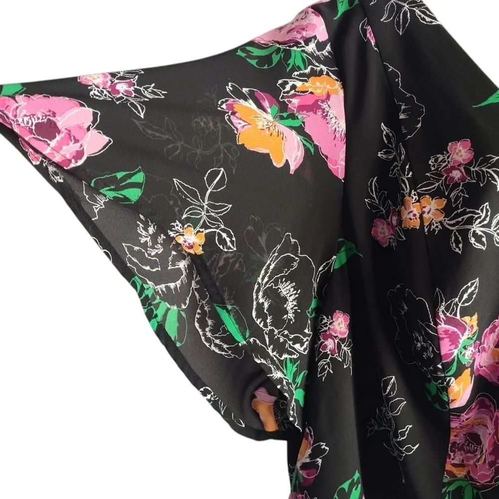 Torrid Floral Chiffon Smocked Back Crop Blouse Black Pink Flowy Sleeve Sz 4 - Picture 6 of 8